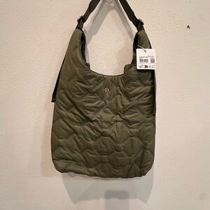 NWT lululemon Quilty Pleasures Shoulder Bag 14L in Bay Leaf